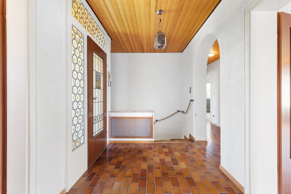 HUST Immobilien GmbH & Co. KG - Immobilienangebot - Leimersheim - Alle - Wohnen auf einer Ebene – Bungalow mit Gestaltungspotenzial in ruhiger Lage