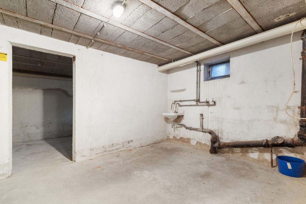 HUST Immobilien GmbH & Co. KG - Immobilienangebot - Leimersheim - Alle - Wohnen auf einer Ebene – Bungalow mit Gestaltungspotenzial in ruhiger Lage