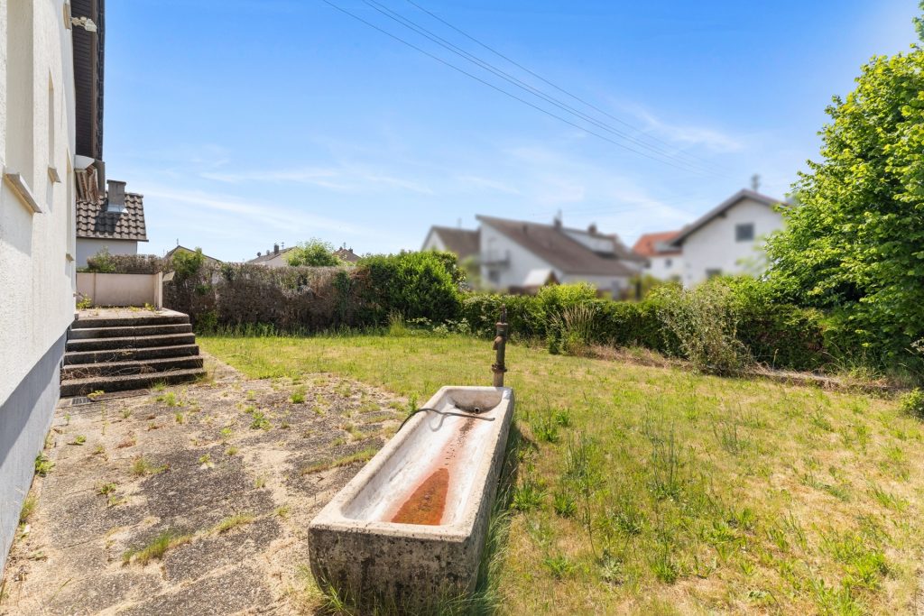 HUST Immobilien GmbH & Co. KG - Immobilienangebot - Leimersheim - Alle - Wohnen auf einer Ebene – Bungalow mit Gestaltungspotenzial in ruhiger Lage