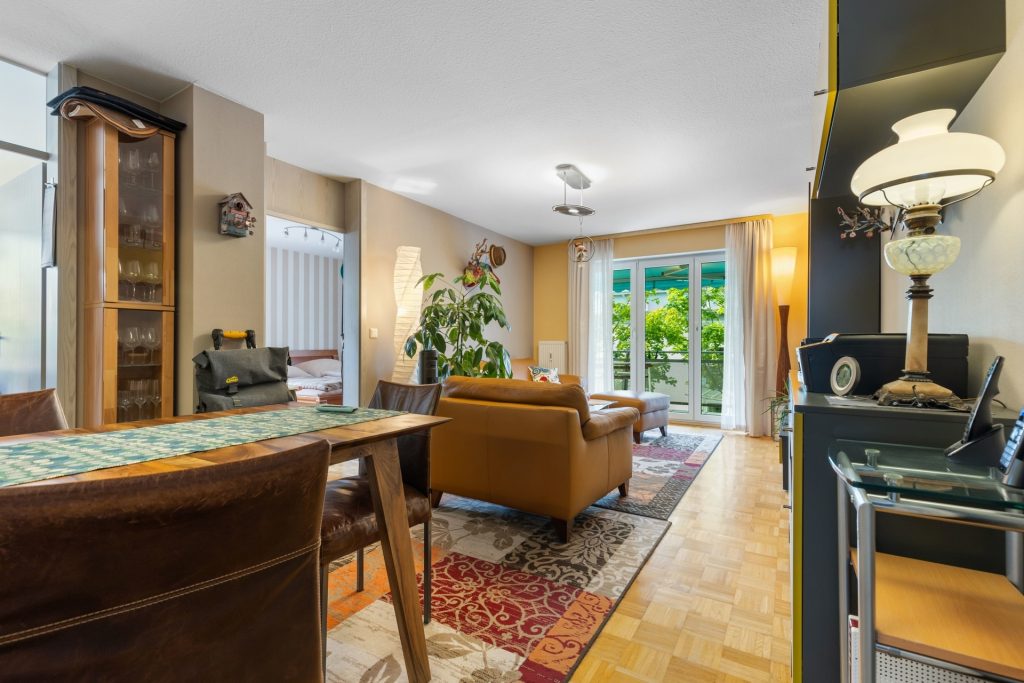 HUST Immobilien GmbH & Co. KG - Immobilienangebot - Stutensee / Blankenloch - Alle - Kapitalanlage in Stutensee – Vermietete 2-Zimmer-Wohnung mit Balkon & Stellplätzen