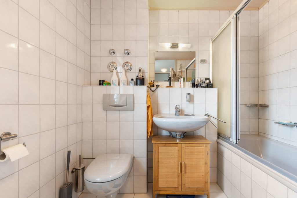 HUST Immobilien GmbH & Co. KG - Immobilienangebot - Stutensee / Blankenloch - Alle - Kapitalanlage in Stutensee – Vermietete 2-Zimmer-Wohnung mit Balkon & Stellplätzen