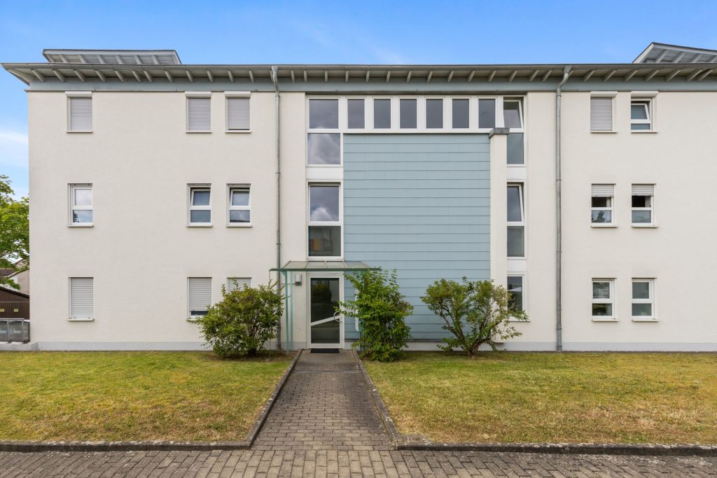 HUST Immobilien GmbH & Co. KG - Immobilienangebot - Stutensee / Blankenloch - Alle - Kapitalanlage in Stutensee – Vermietete 2-Zimmer-Wohnung mit Balkon & Stellplätzen