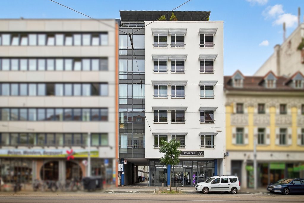 Hausansicht HUST Immobilien GmbH & Co. KG - Immobilienangebot - Karlsruhe - Alle - Investieren in Bestlage: Vermietete 2-Zimmer-Wohnung im Herzen von Karlsruhe