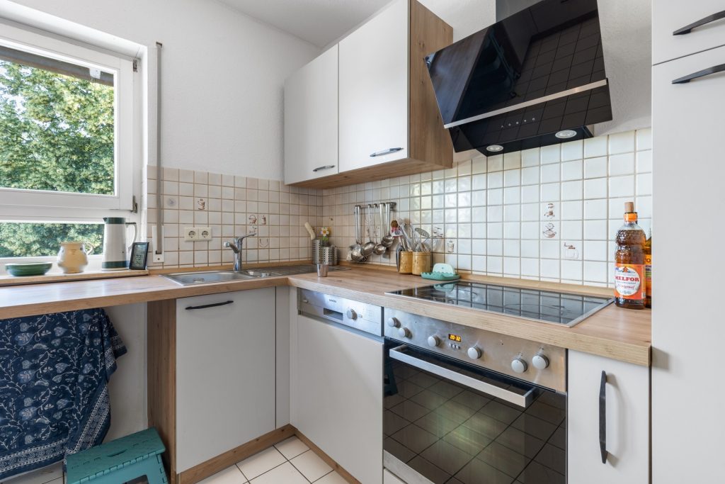 HUST Immobilien GmbH & Co. KG - Immobilienangebot - Baden-Baden - Alle - Doppelhaushälfte mit Terrasse, Stellplätzen & ausbaufähigem Dachgeschoss – ideal für kleine Familien
