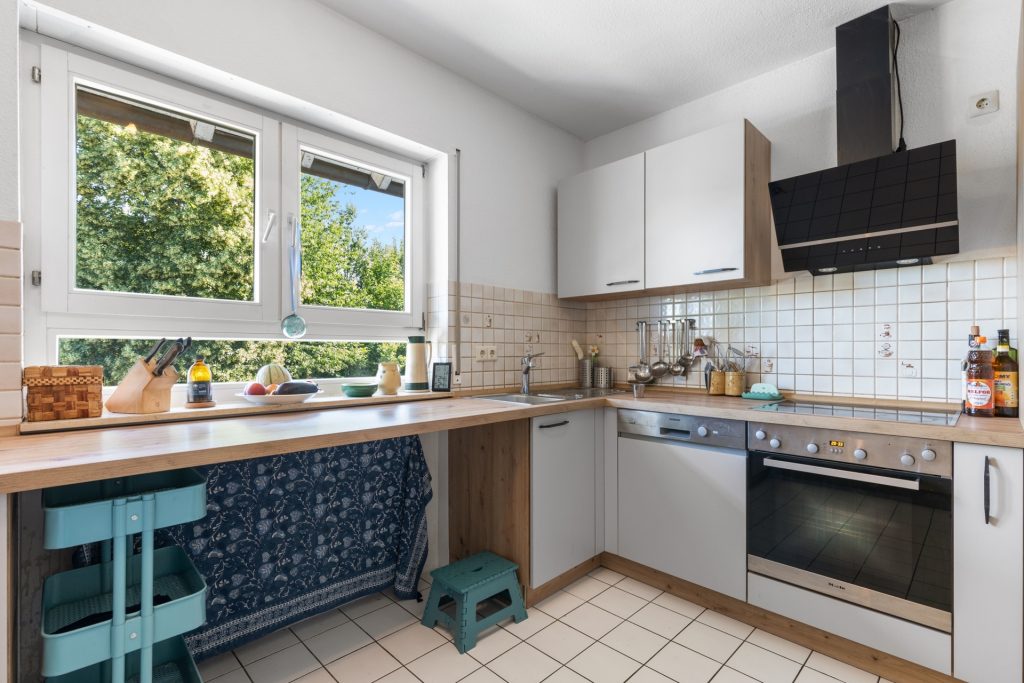 HUST Immobilien GmbH & Co. KG - Immobilienangebot - Baden-Baden - Alle - Doppelhaushälfte mit Terrasse, Stellplätzen & ausbaufähigem Dachgeschoss – ideal für kleine Familien