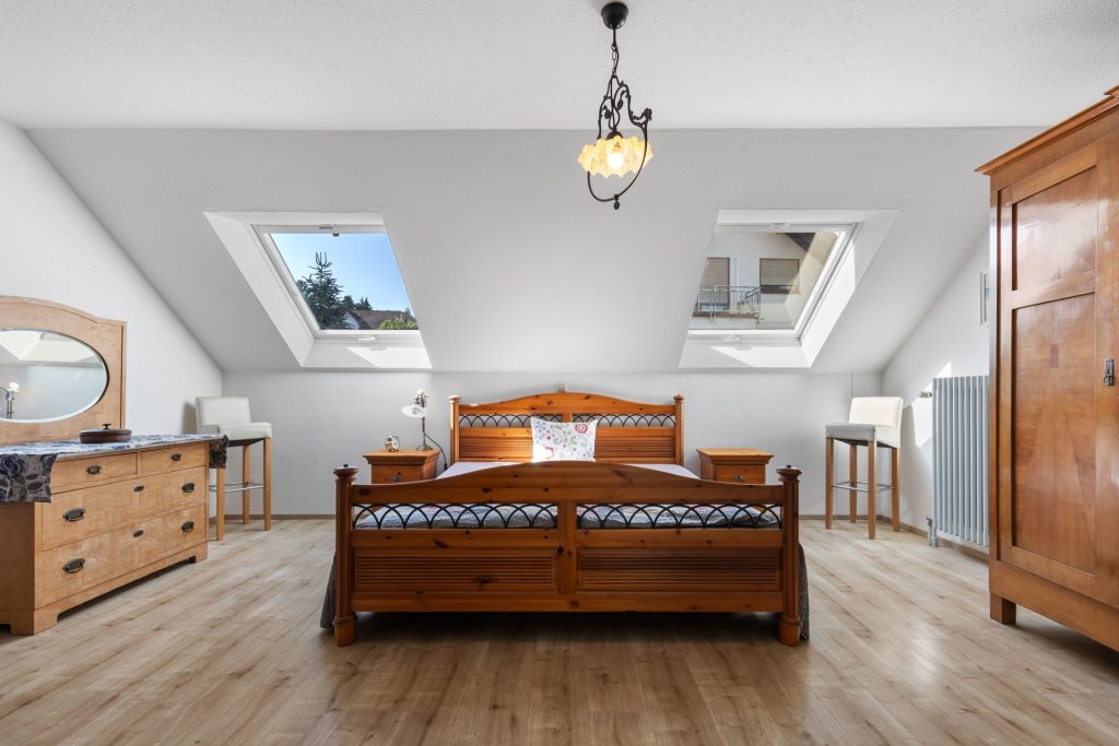 HUST Immobilien GmbH & Co. KG - Immobilienangebot - Baden-Baden - Alle - Doppelhaushälfte mit Terrasse, Stellplätzen & ausbaufähigem Dachgeschoss – ideal für kleine Familien