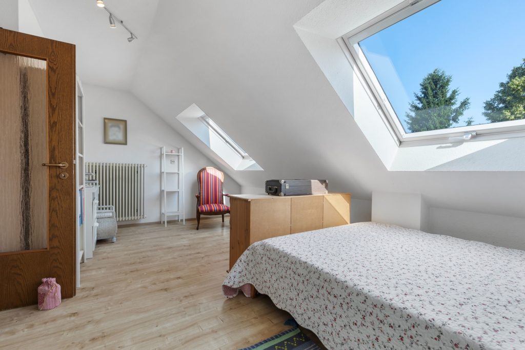 HUST Immobilien GmbH & Co. KG - Immobilienangebot - Baden-Baden - Alle - Doppelhaushälfte mit Terrasse, Stellplätzen & ausbaufähigem Dachgeschoss – ideal für kleine Familien