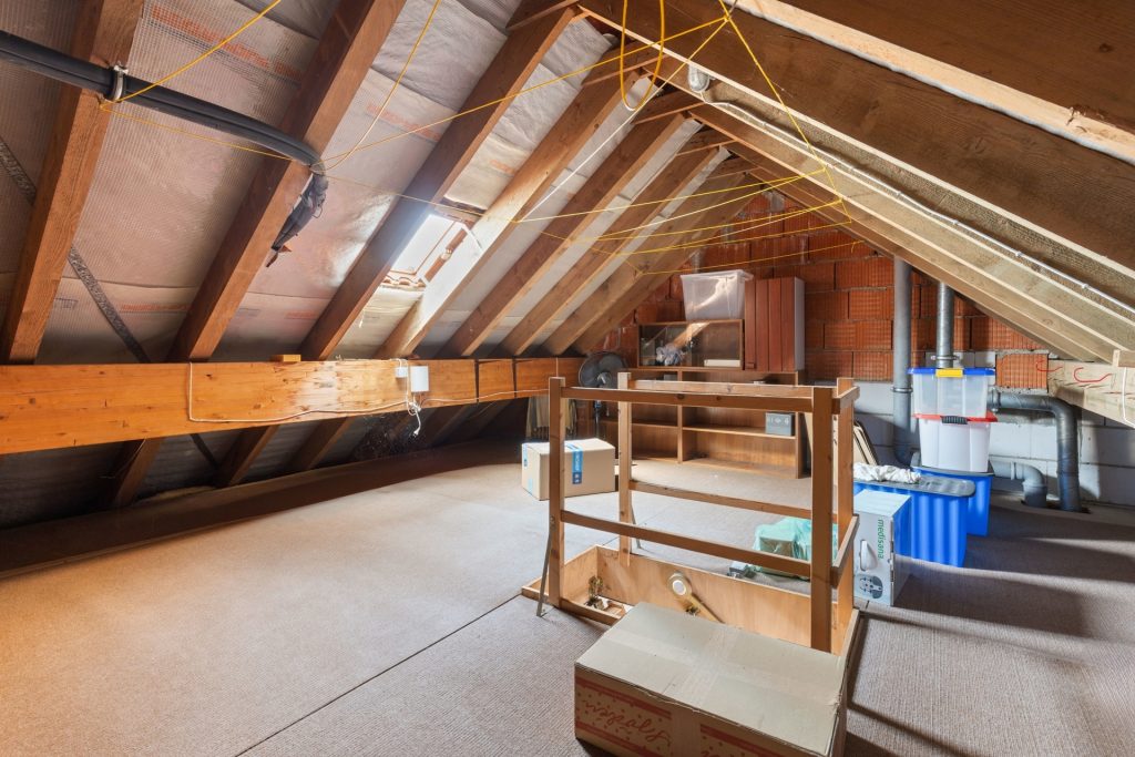 HUST Immobilien GmbH & Co. KG - Immobilienangebot - Baden-Baden - Alle - Doppelhaushälfte mit Terrasse, Stellplätzen & ausbaufähigem Dachgeschoss – ideal für kleine Familien