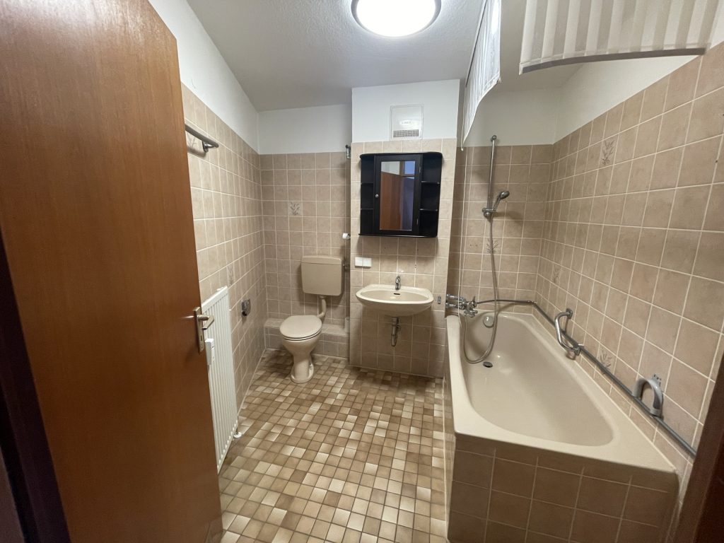 HUST Immobilien GmbH & Co. KG - Immobilienangebot - Karlsruhe - Alle - Komfortables 1-Zimmer-Appartement mit Stellplatz und EBK im Herzen von KA - Bezugsfrei ab 01.09.2025