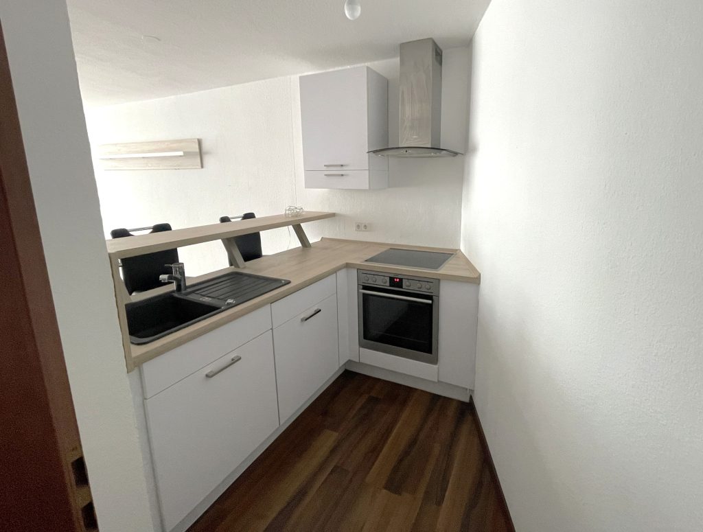 HUST Immobilien GmbH & Co. KG - Immobilienangebot - Karlsruhe - Alle - Komfortables 1-Zimmer-Appartement mit Stellplatz und EBK im Herzen von KA - Bezugsfrei ab 01.09.2025