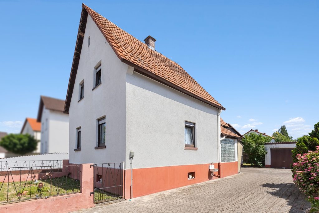 HUST Immobilien GmbH & Co. KG - Immobilienangebot - Rheinzabern - Alle - Sanierungsbedürftiges Einfamilienhaus aus den 1930er Jahren mit Hof, Scheune, Garten und Garage