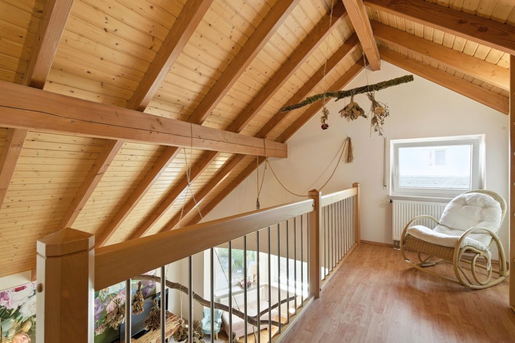 HUST Immobilien GmbH & Co. KG - Immobilienangebot - Marxzell - Alle - Viel Platz, viele Möglichkeiten – Ihr neues Zuhause in traumhafter Lage von Pfaffenrot! EFH mit ELW