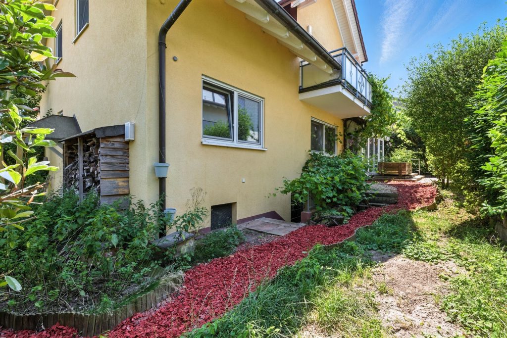 HUST Immobilien GmbH & Co. KG - Immobilienangebot - Marxzell - Alle - Viel Platz, viele Möglichkeiten – Ihr neues Zuhause in traumhafter Lage von Pfaffenrot! EFH mit ELW