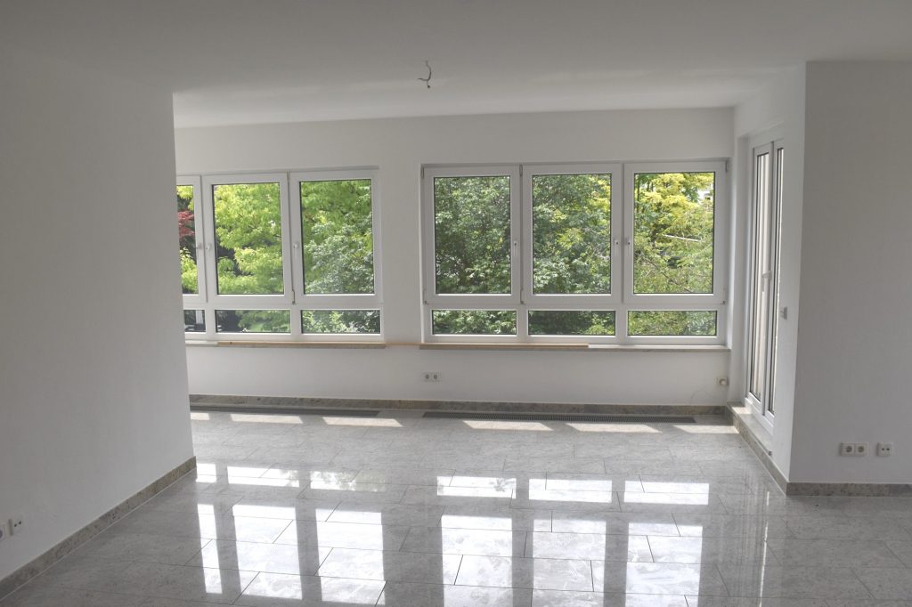 HUST Immobilien GmbH & Co. KG - Immobilienangebot - Pfinztal - Alle - Top ausgestattet! Gepflegte Penthouse-Wohnung mit 2 TG-Stellplätzen in Pfinztal-Berghausen