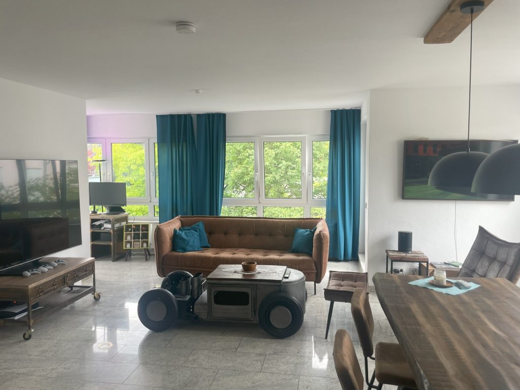 HUST Immobilien GmbH & Co. KG - Immobilienangebot - Pfinztal - Alle - Top ausgestattet! Gepflegte Penthouse-Wohnung mit 2 TG-Stellplätzen in Pfinztal-Berghausen