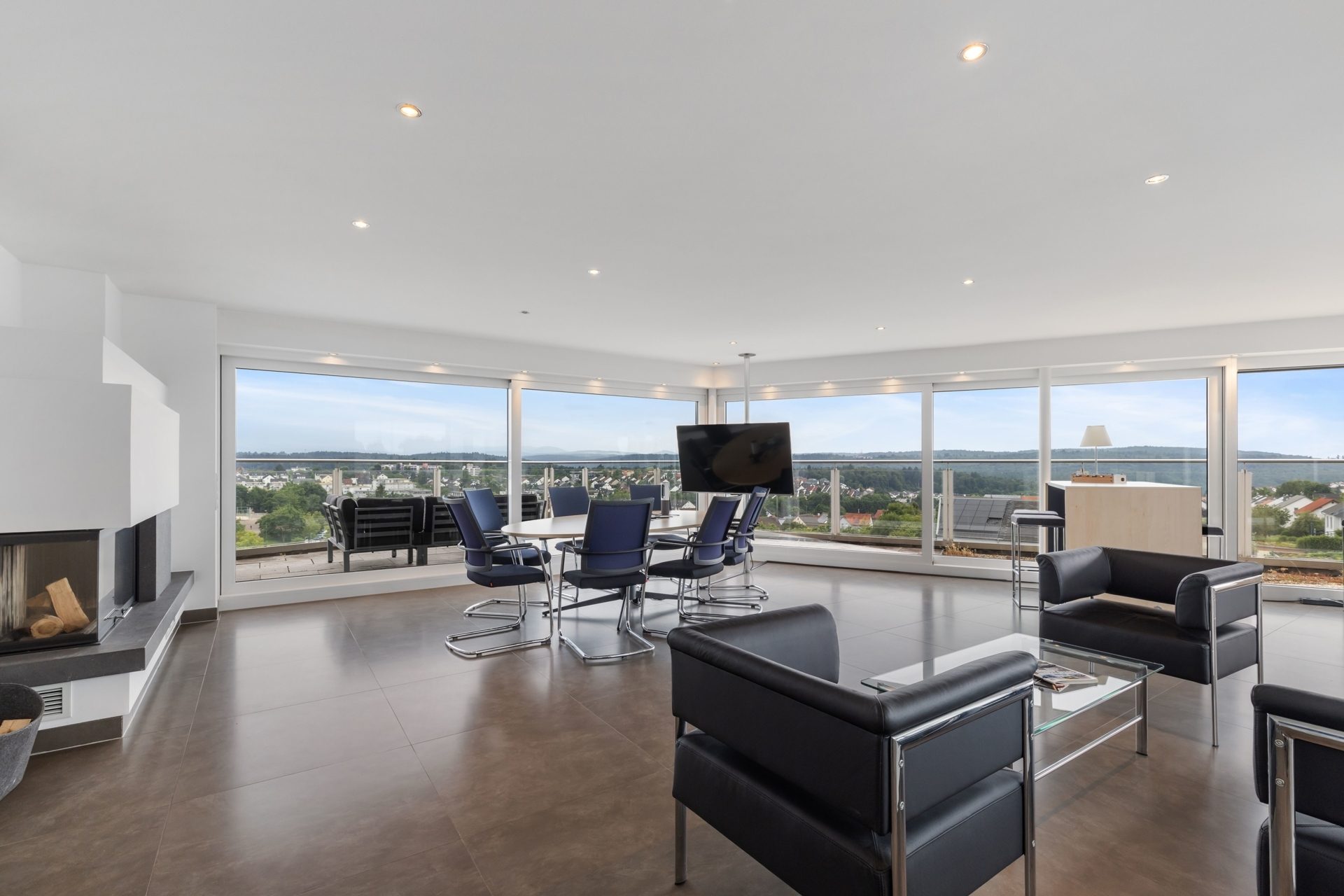 HUST Immobilien GmbH & Co. KG - Immobilienangebot - Waldbronn - Alle - Repräsentative Bürofläche im Penthouse-Stil mit Dachterrasse, Küche & Direktaufzug