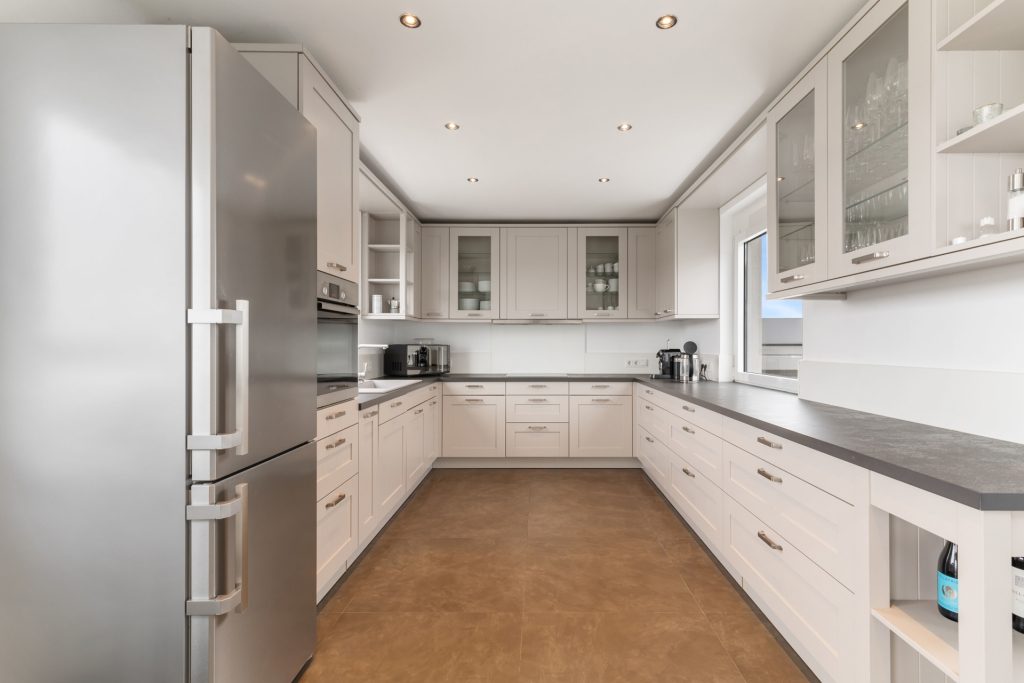HUST Immobilien GmbH & Co. KG - Immobilienangebot - Waldbronn - Alle - Repräsentative Bürofläche im Penthouse-Stil mit Dachterrasse, Küche & Direktaufzug
