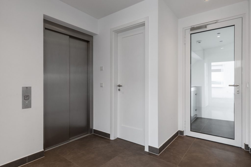 HUST Immobilien GmbH & Co. KG - Immobilienangebot - Waldbronn - Alle - Repräsentative Bürofläche im Penthouse-Stil mit Dachterrasse, Küche & Direktaufzug