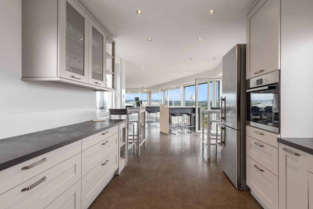 HUST Immobilien GmbH & Co. KG - Immobilienangebot - Waldbronn - Alle - Repräsentative Bürofläche im Penthouse-Stil mit Dachterrasse, Küche & Direktaufzug