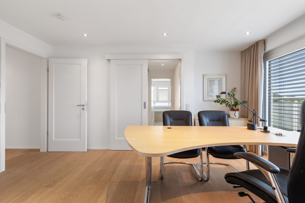 HUST Immobilien GmbH & Co. KG - Immobilienangebot - Waldbronn - Alle - Repräsentative Bürofläche im Penthouse-Stil mit Dachterrasse, Küche & Direktaufzug
