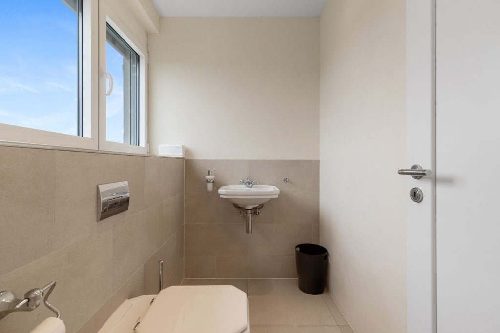 HUST Immobilien GmbH & Co. KG - Immobilienangebot - Waldbronn - Alle - Repräsentative Bürofläche im Penthouse-Stil mit Dachterrasse, Küche & Direktaufzug