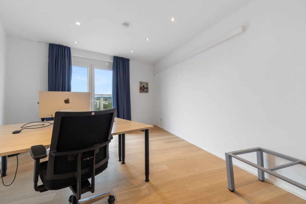 HUST Immobilien GmbH & Co. KG - Immobilienangebot - Waldbronn - Alle - Repräsentative Bürofläche im Penthouse-Stil mit Dachterrasse, Küche & Direktaufzug