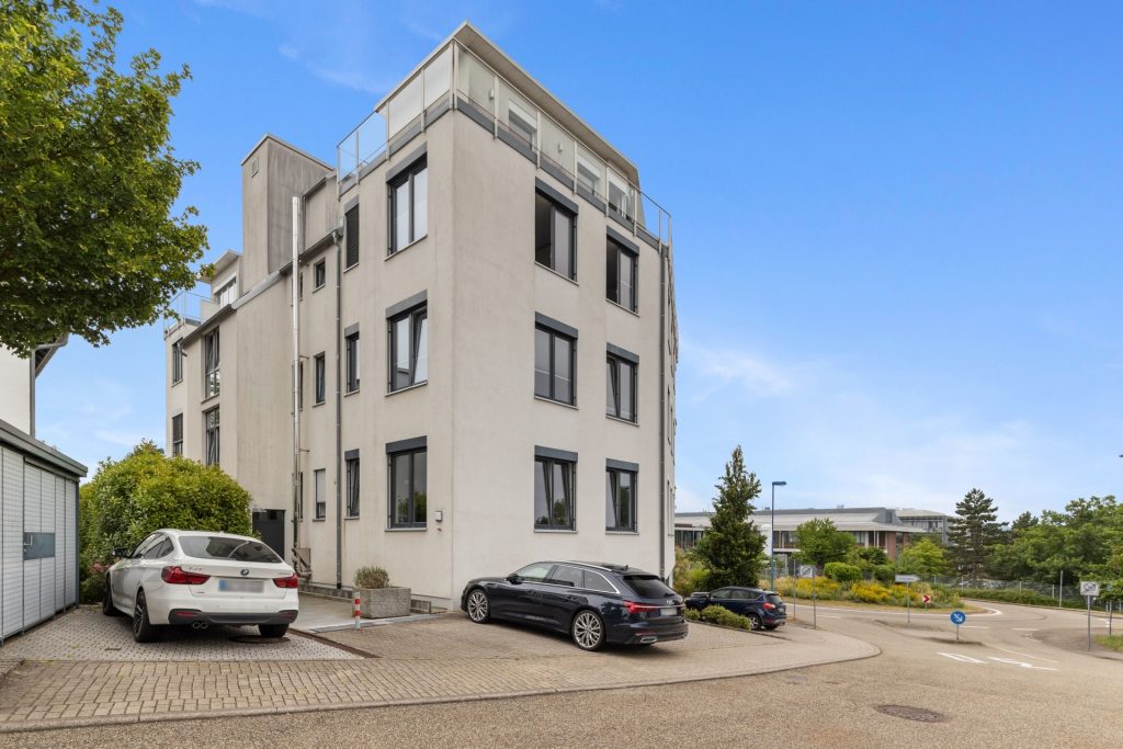 HUST Immobilien GmbH & Co. KG - Immobilienangebot - Waldbronn - Alle - Repräsentative Bürofläche im Penthouse-Stil mit Dachterrasse, Küche & Direktaufzug