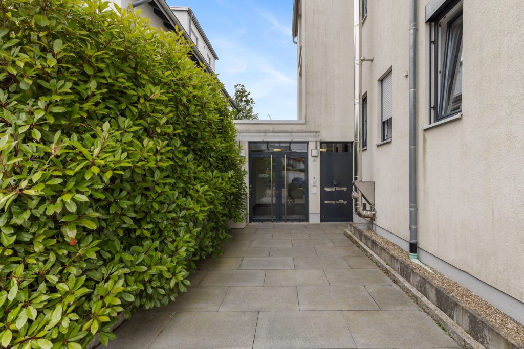 HUST Immobilien GmbH & Co. KG - Immobilienangebot - Waldbronn - Alle - Repräsentative Bürofläche im Penthouse-Stil mit Dachterrasse, Küche & Direktaufzug