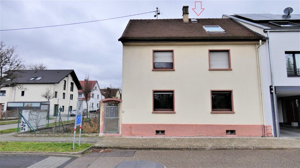 HUST Immobilien GmbH & Co. KG - Immobilienangebot - Karlsruhe / Neureut - Grundstücke - Großes Grundstück mit Bauplatz und 2-FH in bester Lage in Neureut - gegenüber Parkanlage