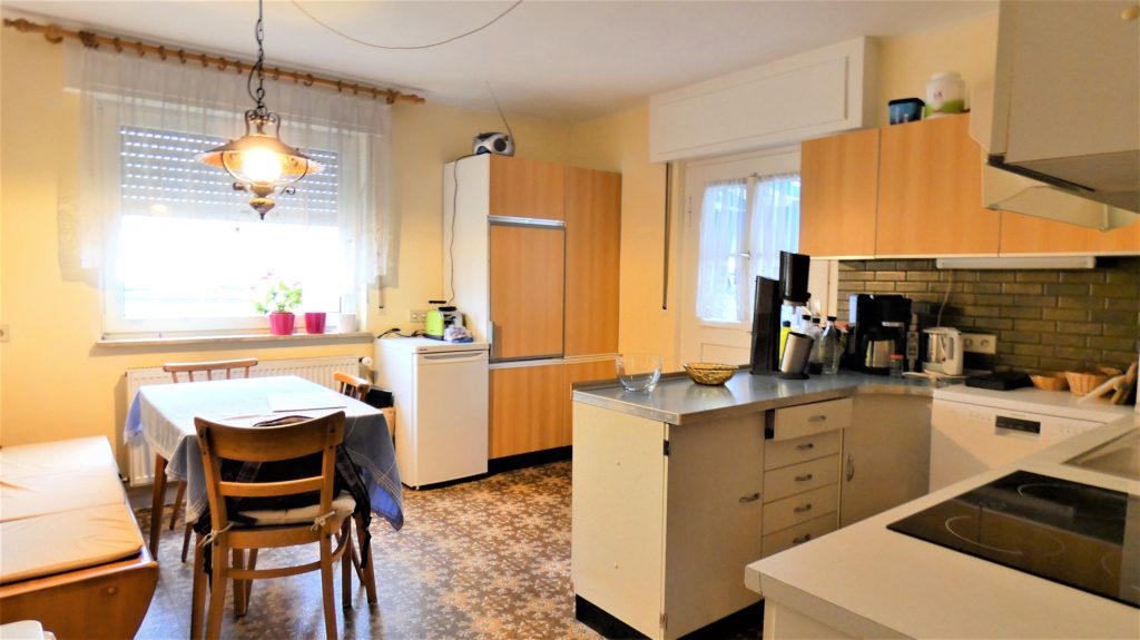HUST Immobilien GmbH & Co. KG - Immobilienangebot - Karlsruhe / Neureut - Grundstücke - Großes Grundstück mit Bauplatz und 2-FH in bester Lage in Neureut - gegenüber Parkanlage