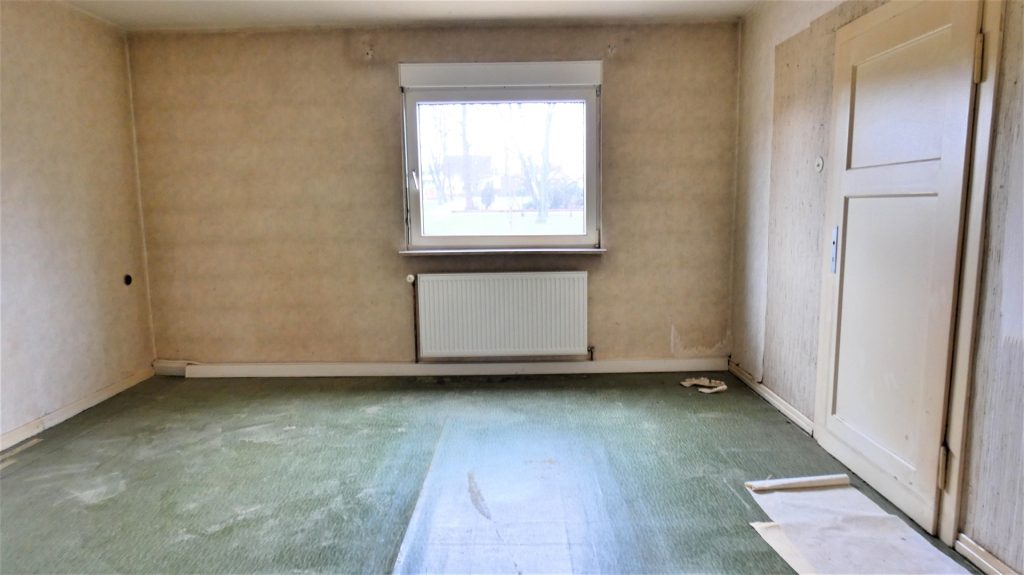 HUST Immobilien GmbH & Co. KG - Immobilienangebot - Karlsruhe / Neureut - Grundstücke - Großes Grundstück mit Bauplatz und 2-FH in bester Lage in Neureut - gegenüber Parkanlage