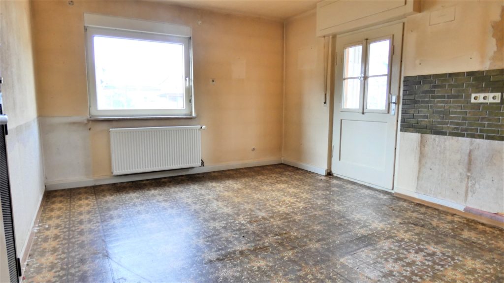 HUST Immobilien GmbH & Co. KG - Immobilienangebot - Karlsruhe / Neureut - Grundstücke - Großes Grundstück mit Bauplatz und 2-FH in bester Lage in Neureut - gegenüber Parkanlage