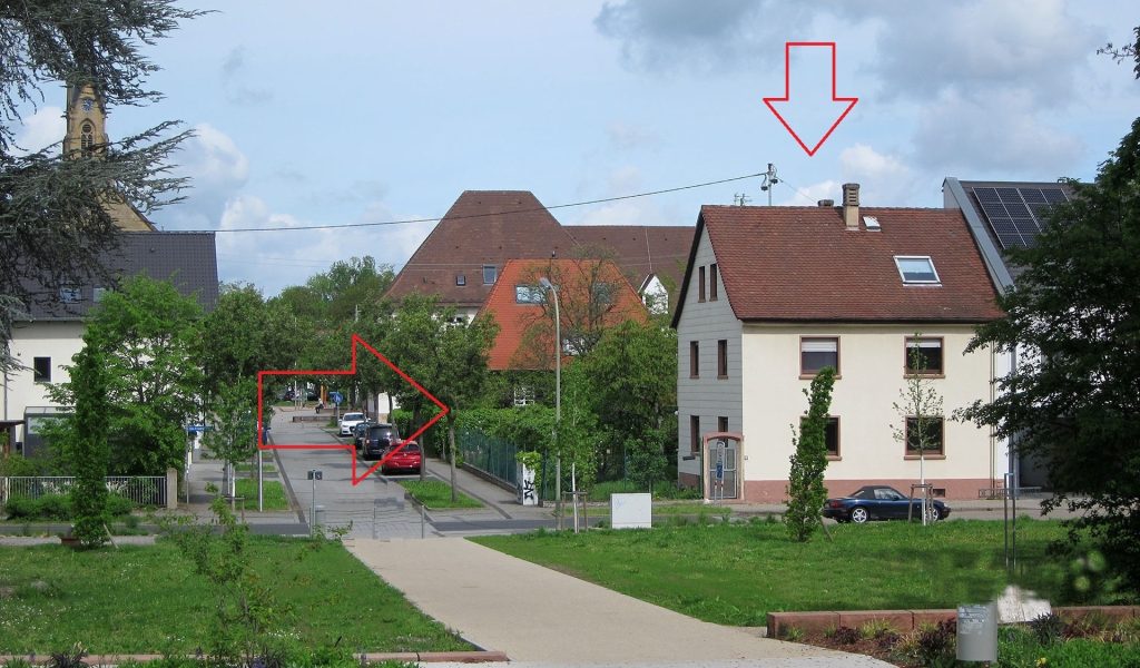 HUST Immobilien GmbH & Co. KG - Immobilienangebot - Karlsruhe / Neureut - Grundstücke - Großes Grundstück mit Bauplatz und 2-FH in bester Lage in Neureut - gegenüber Parkanlage