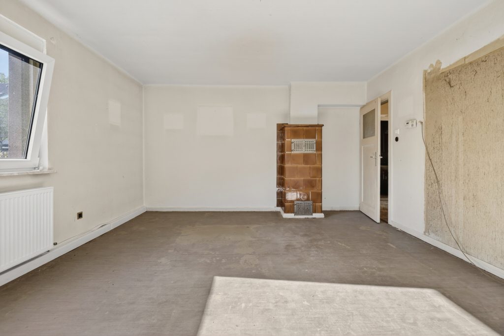 HUST Immobilien GmbH & Co. KG - Immobilienangebot - Karlsruhe / Neureut - Grundstücke - Großes Grundstück mit Bauplatz und 2-FH in bester Lage in Neureut - gegenüber Parkanlage!