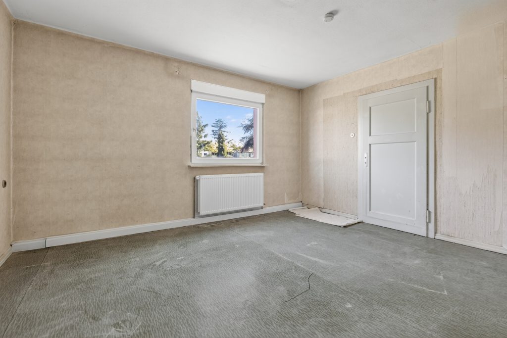 HUST Immobilien GmbH & Co. KG - Immobilienangebot - Karlsruhe / Neureut - Grundstücke - Großes Grundstück mit Bauplatz und 2-FH in bester Lage in Neureut - gegenüber Parkanlage!