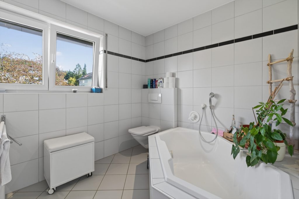 HUST Immobilien GmbH & Co. KG - Immobilienangebot - Baden-Baden - Alle - Gepflegtes EFH mit moderner Ausstattung & durchdachtem Grundriss in Baden-Baden, Ebersteinburg