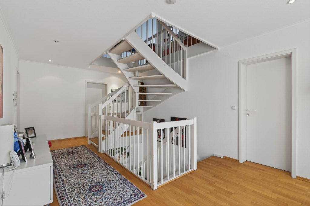 HUST Immobilien GmbH & Co. KG - Immobilienangebot - Baden-Baden - Alle - Gepflegtes EFH mit moderner Ausstattung & durchdachtem Grundriss in Baden-Baden, Ebersteinburg