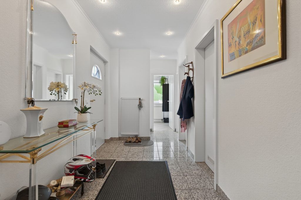 HUST Immobilien GmbH & Co. KG - Immobilienangebot - Baden-Baden - Alle - Gepflegtes EFH mit moderner Ausstattung & durchdachtem Grundriss in Baden-Baden, Ebersteinburg