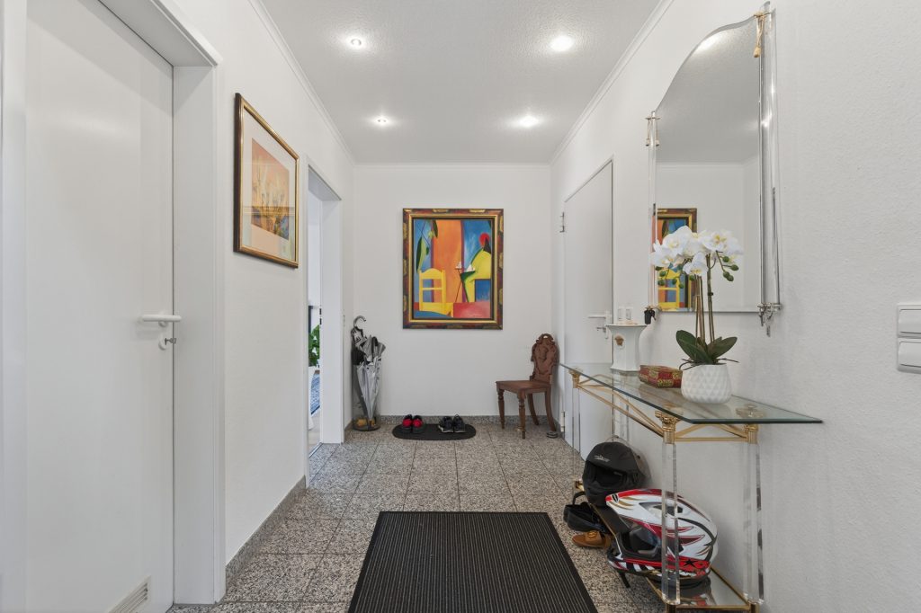 HUST Immobilien GmbH & Co. KG - Immobilienangebot - Baden-Baden - Alle - Gepflegtes EFH mit moderner Ausstattung & durchdachtem Grundriss in Baden-Baden, Ebersteinburg