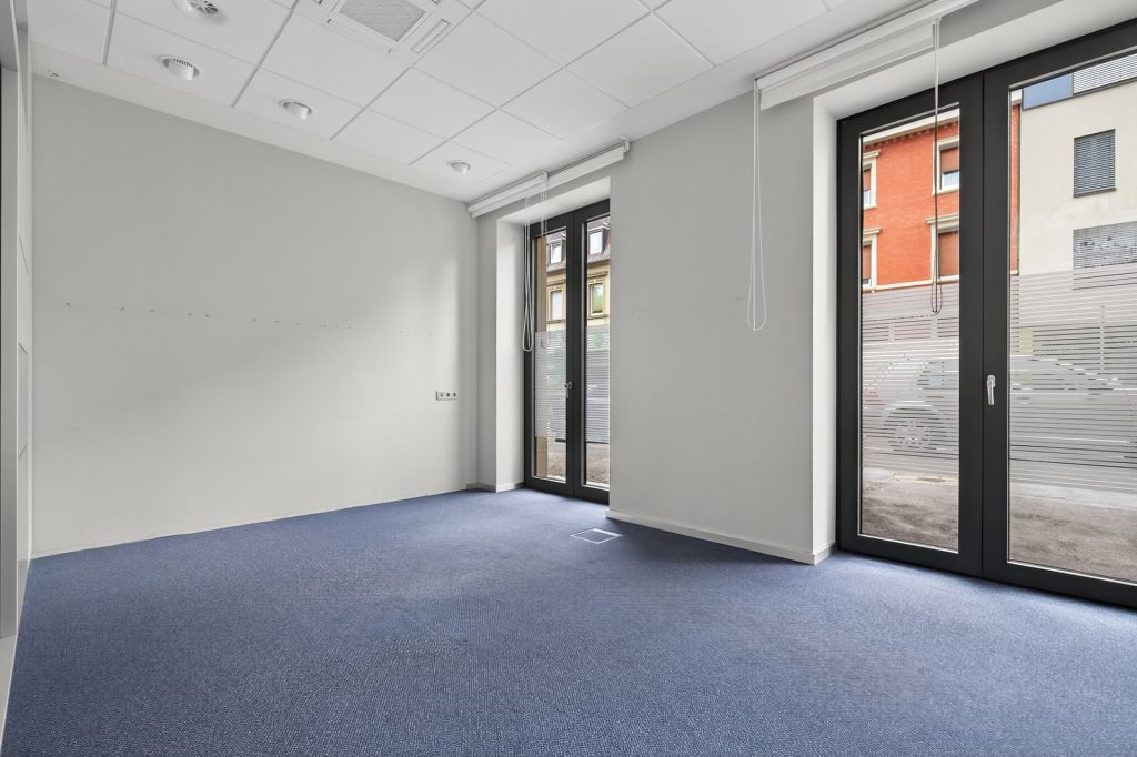 HUST Immobilien GmbH & Co. KG - Immobilienangebot - Ettlingen - Alle - Sichtbar, zentral, vielseitig – Ideale Gewerbefläche für Dienstleister