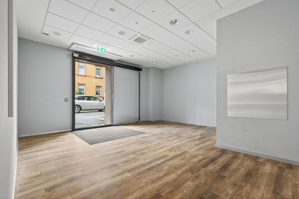 HUST Immobilien GmbH & Co. KG - Immobilienangebot - Ettlingen - Alle - Sichtbar, zentral, vielseitig – Ideale Gewerbefläche für Dienstleister