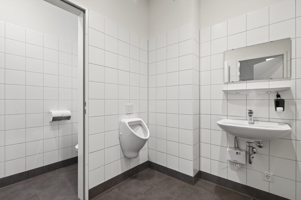 HUST Immobilien GmbH & Co. KG - Immobilienangebot - Ettlingen - Alle - Sichtbar, zentral, vielseitig – Ideale Gewerbefläche für Dienstleister