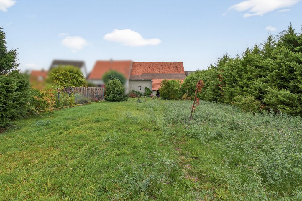 HUST Immobilien GmbH & Co. KG - Immobilienangebot - Linkenheim-Hochstetten - Alle - Zweifamilienhaus mit großem Grundstück, Scheune und Dachterrasse in  Linkenheim-Hochstetten