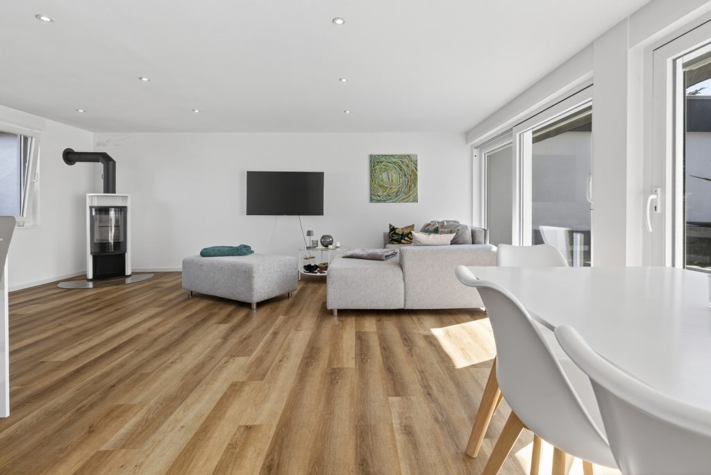 HUST Immobilien GmbH & Co. KG - Immobilienangebot - Durmersheim - Alle - Großzügiger Bungalow im Reihenmittelhaus-Stil mit Garten & Garage
sucht neue Eigentümer