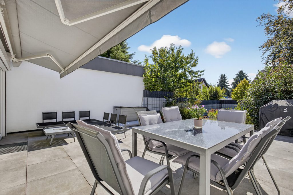 HUST Immobilien GmbH & Co. KG - Immobilienangebot - Durmersheim - Alle - Großzügiger Bungalow im Reihenmittelhaus-Stil mit Garten & Garage
sucht neue Eigentümer
