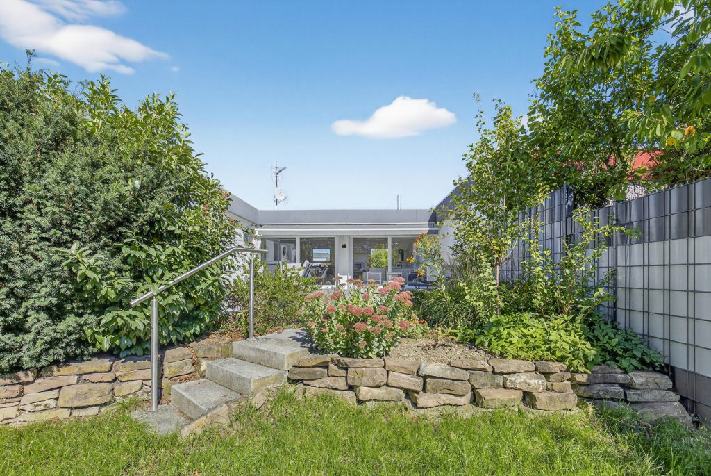 HUST Immobilien GmbH & Co. KG - Immobilienangebot - Durmersheim - Alle - Großzügiger Bungalow im Reihenmittelhaus-Stil mit Garten & Garage
sucht neue Eigentümer