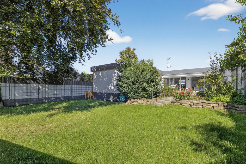 HUST Immobilien GmbH & Co. KG - Immobilienangebot - Durmersheim - Alle - Großzügiger Bungalow im Reihenmittelhaus-Stil mit Garten & Garage
sucht neue Eigentümer