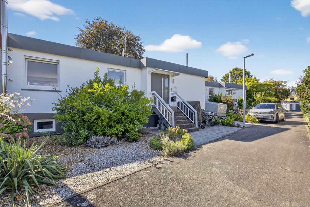 HUST Immobilien GmbH & Co. KG - Immobilienangebot - Durmersheim - Alle - Großzügiger Bungalow im Reihenmittelhaus-Stil mit Garten & Garage
sucht neue Eigentümer