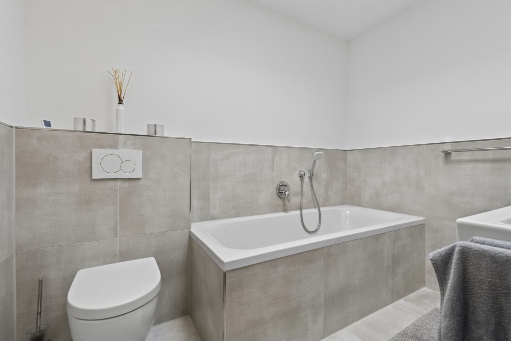 HUST Immobilien GmbH & Co. KG - Immobilienangebot - Durmersheim - Alle - Großzügiger Bungalow im Reihenmittelhaus-Stil mit Garten & Garage
sucht neue Eigentümer