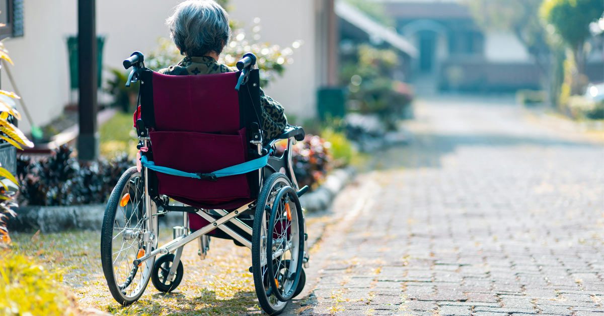 Pflegefall in der Familie - Wann ein Immobilienverkauf helfen kann - HUST Immobilien